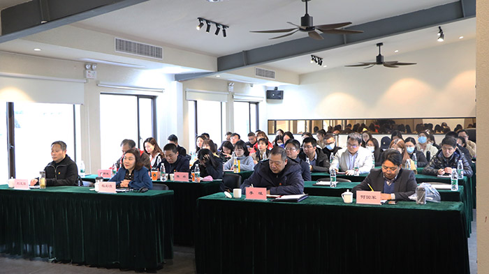 学会部党支部与省保险学会党支部联合开展党建活动